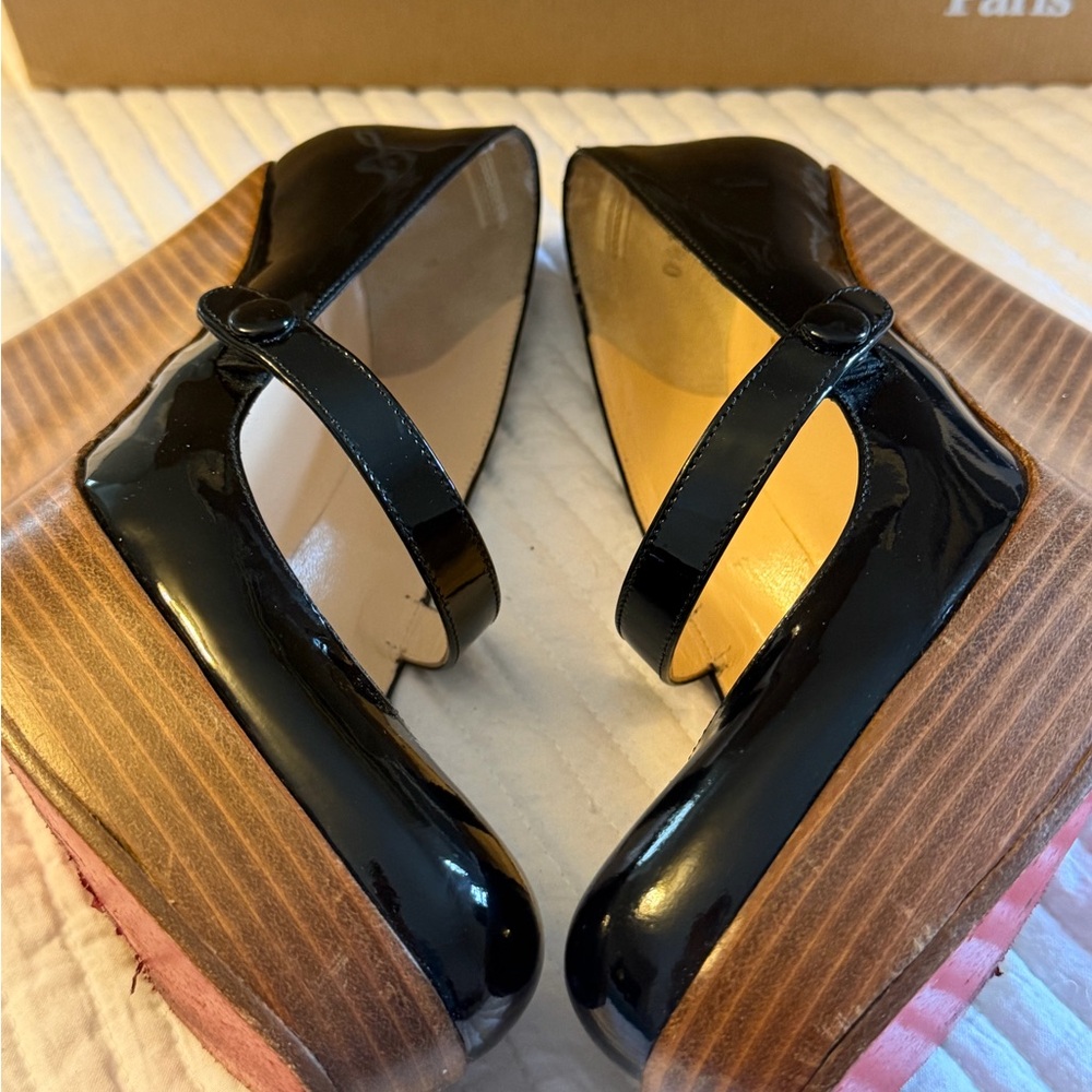 Christian Louboutin Black Patent Mary Jane Wedge Pumps with Wood-Effect Platform - Picture 3 of 10